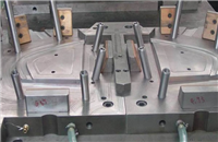 What are the differences between injection mold and compression mold?